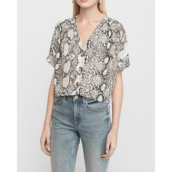NWT Express Dolman Button Front Top - Picture 1 of 7